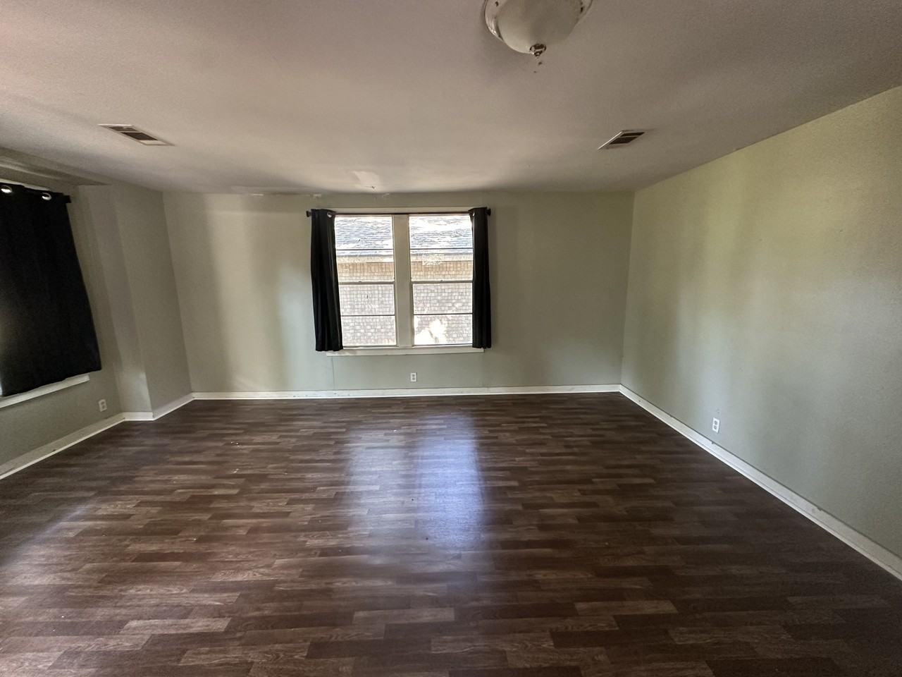 6628 Sixth St - Photo 2 of 6