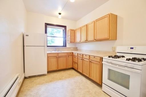 419 Queen Anne Avenue - Photo 7 of 22