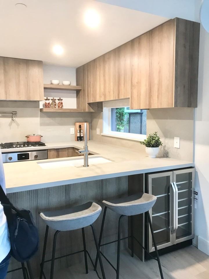 762 West 26th Avenue - Photo 3 of 7