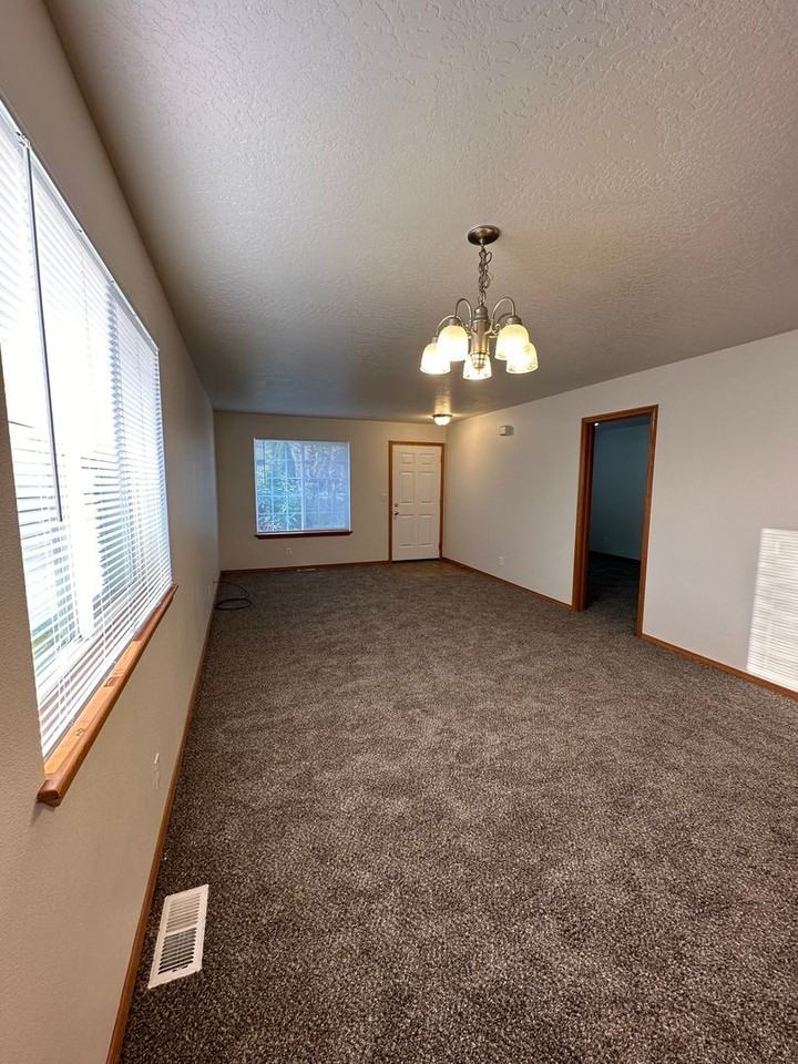 6438 Trestle - Photo 2 of 17