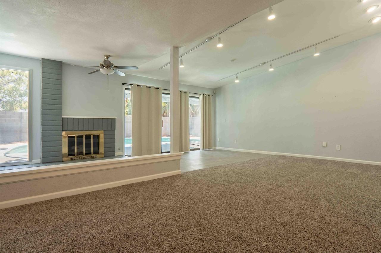 5052 Long View Dr - Photo 3 of 18