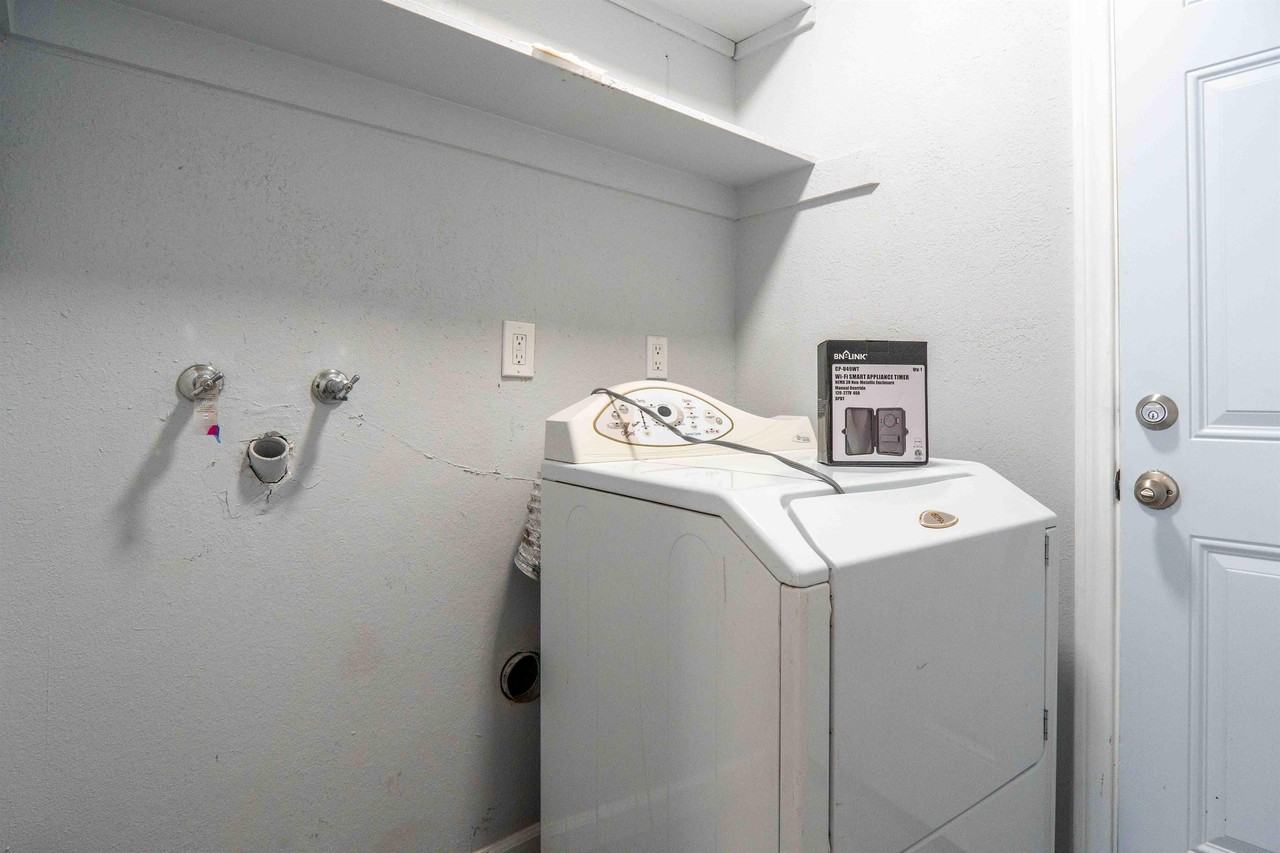 5052 Long View Dr - Photo 5 of 18