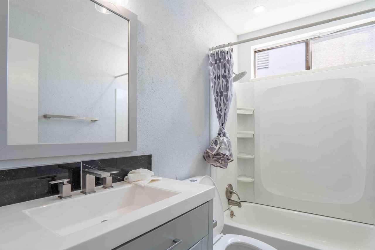 5052 Long View Dr - Photo 6 of 18