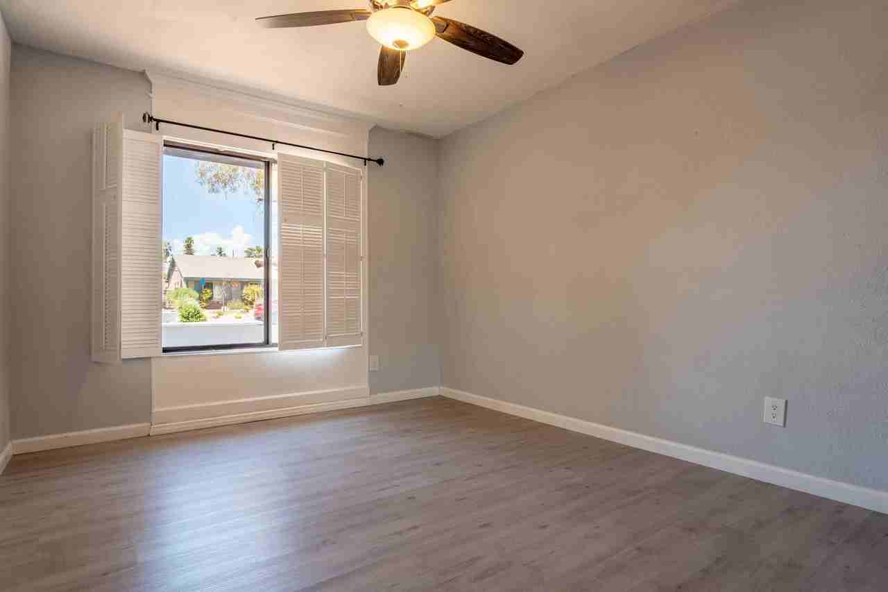 5052 Long View Dr - Photo 2 of 18