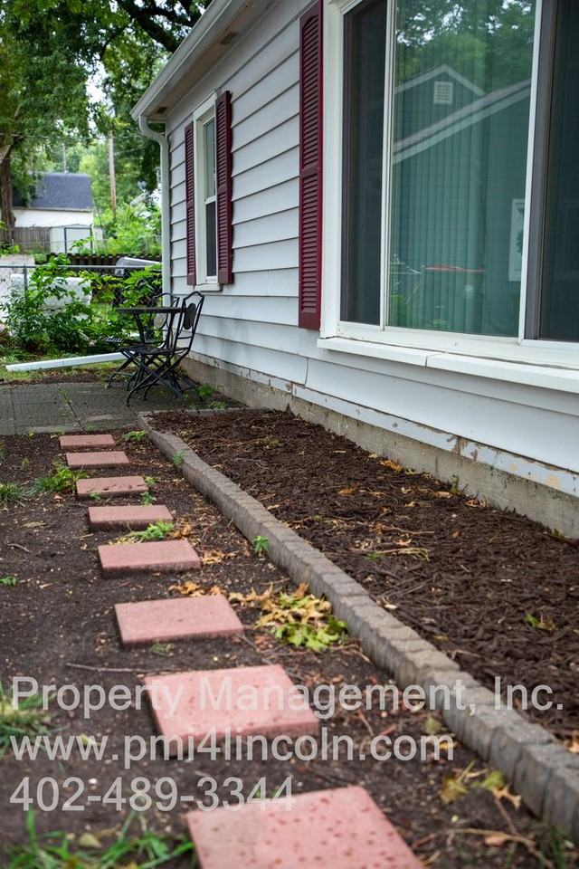 141 S 46th St - Photo 3 of 41