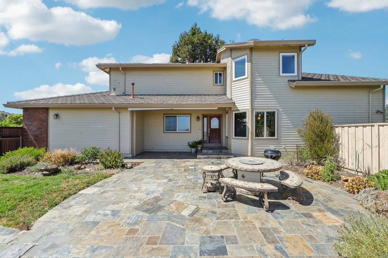 5028 Crystal Ridge Ct - Photo 3 of 50