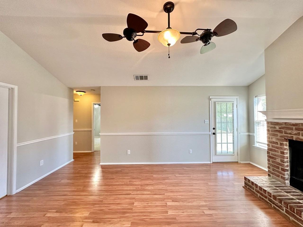 210 Willow Rd - Photo 7 of 30