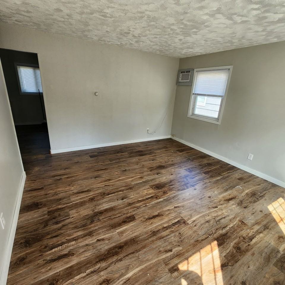 4924 E 13th Ave - Photo 4 of 15