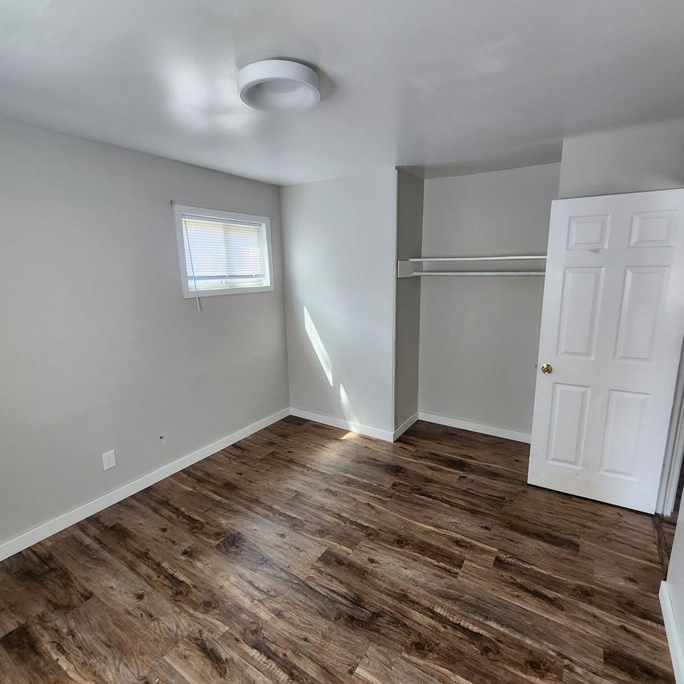 4924 E 13th Ave - Photo 5 of 15