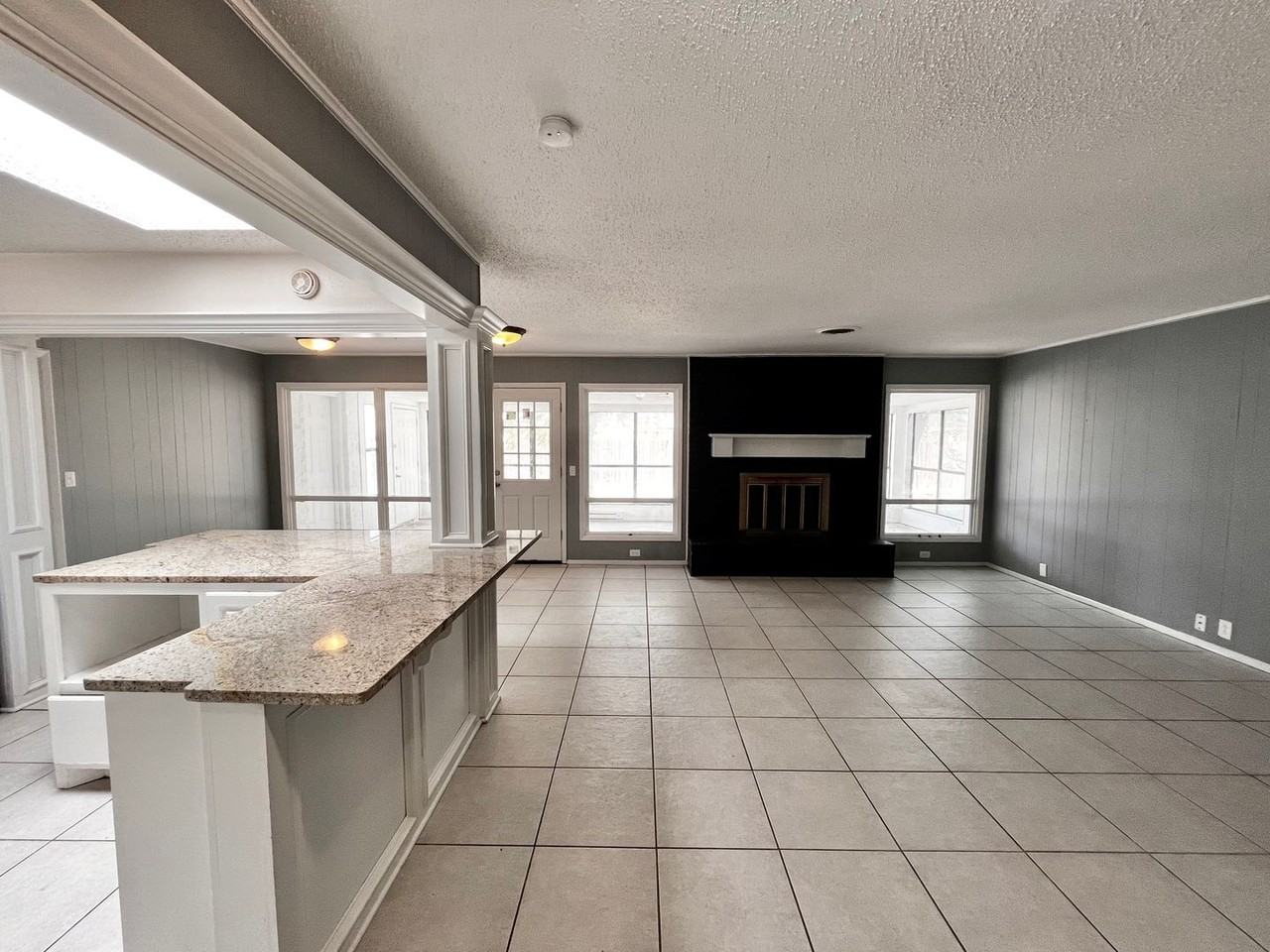 5212 44th St - Photo 6 of 40