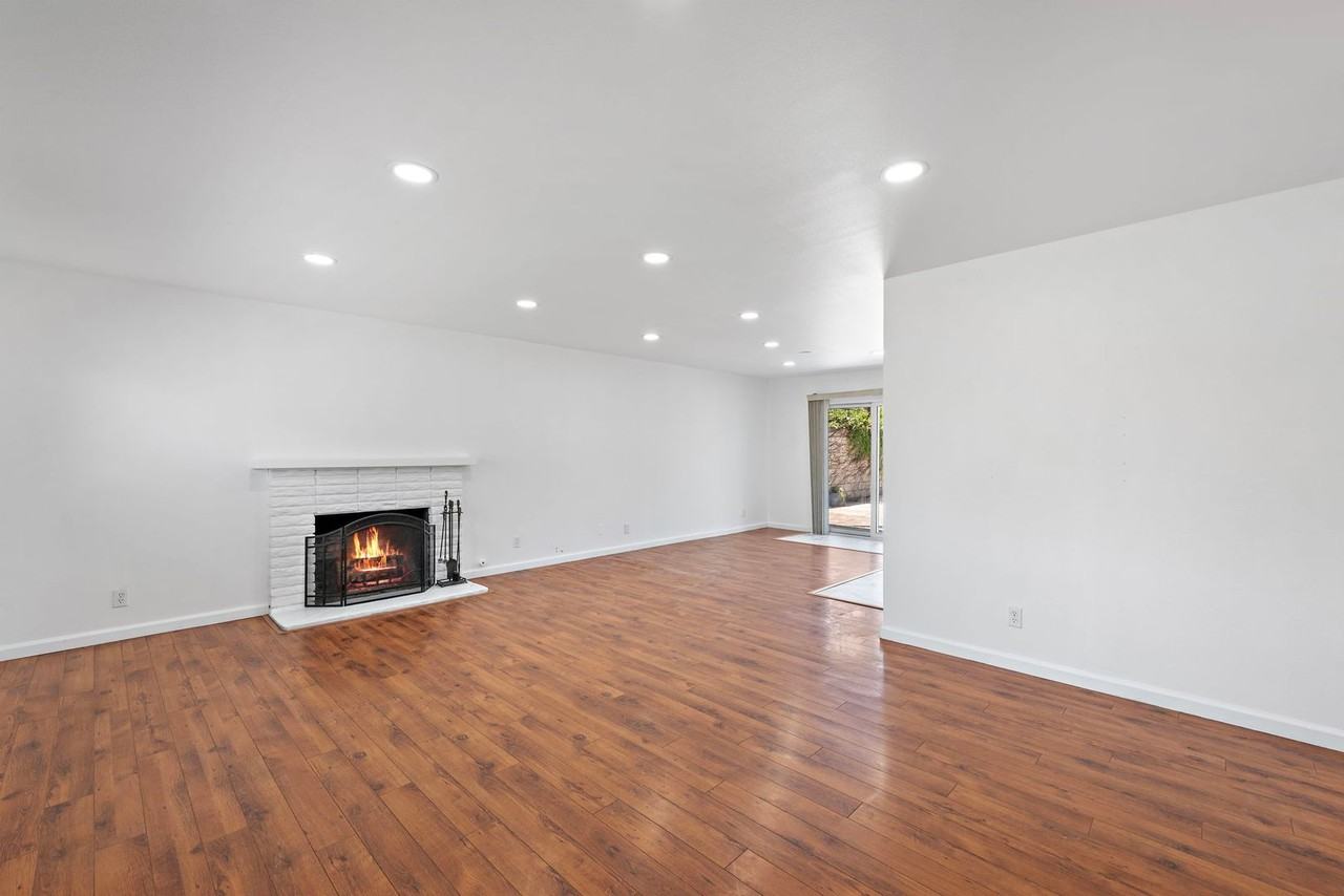 3077 Coolidge Ave - Photo 3 of 26