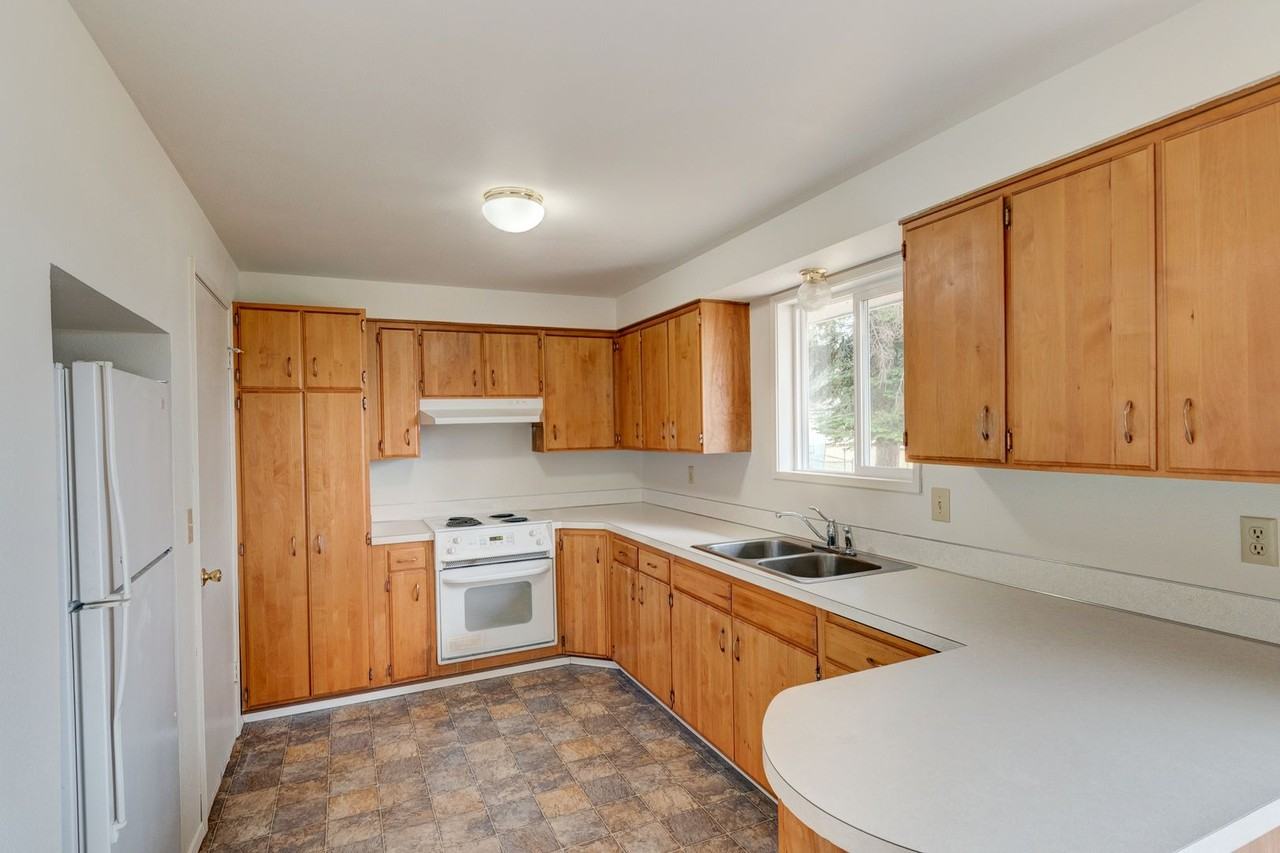 1352 - 830 SW 6th Ave - Photo 2 of 16