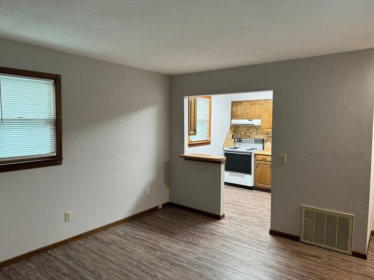 BH-12th St Units - Photo 3 of 11