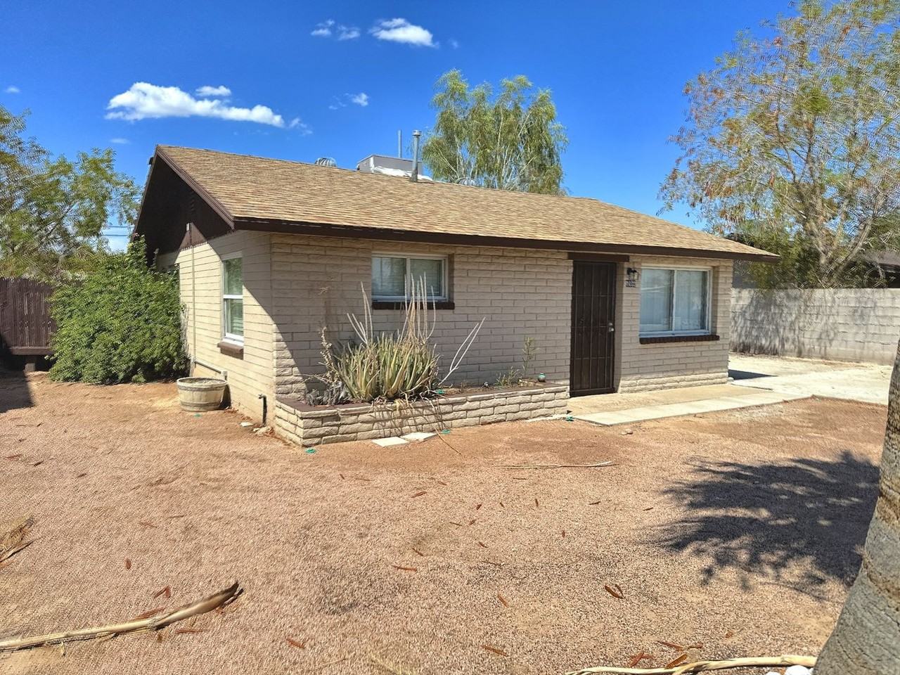 1022 E Tempe Dr - Photo 2 of 12