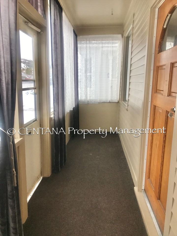 1016 E 6th St - Photo 3 of 17