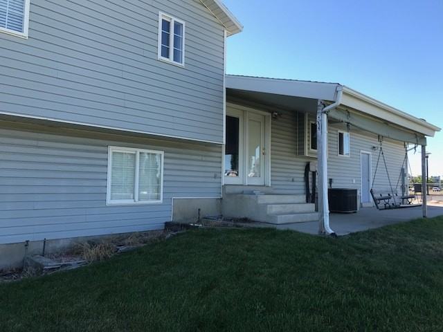 2087 N 2000 W - Photo 6 of 22