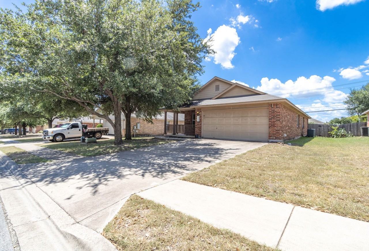 1228 Kenneys Way - Photo 3 of 31