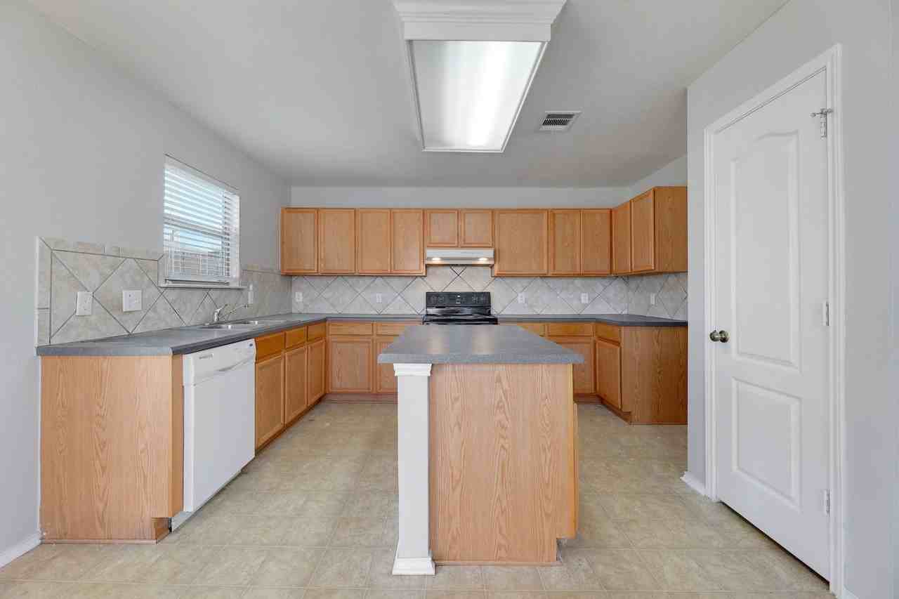 1536 Gulf Way - Photo 2 of 26