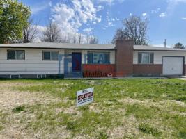 featured image of 405 W Hazel St