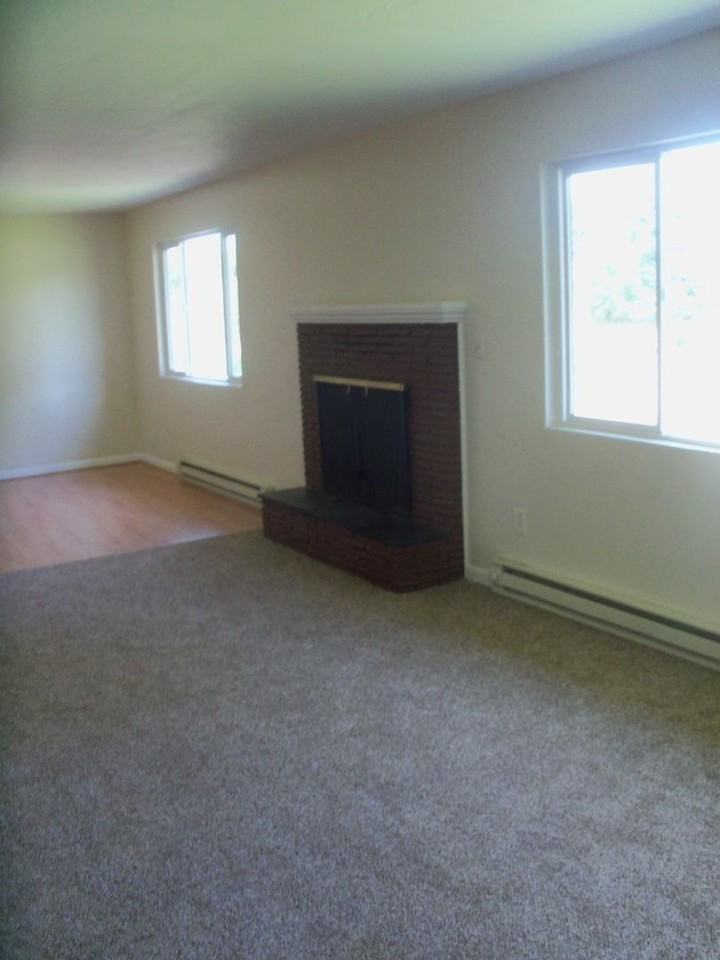 405 W Hazel St - Photo 2 of 22