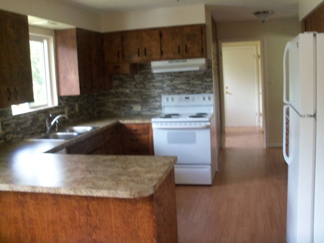 405 W Hazel St - Photo 4 of 22