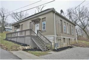 featured image of 301 E Kansas St