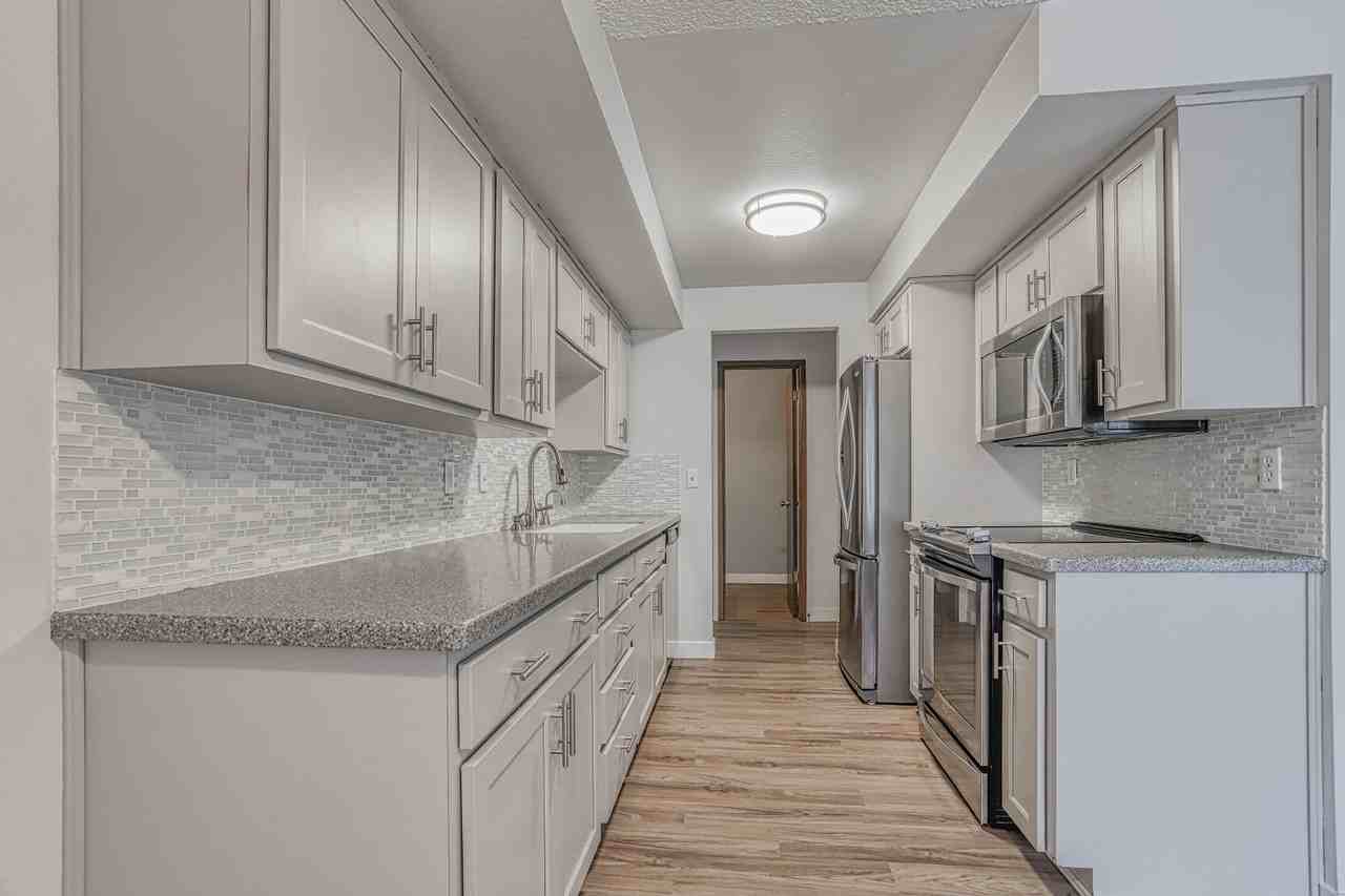 310 Ne 85th St #B - Photo 5 of 25