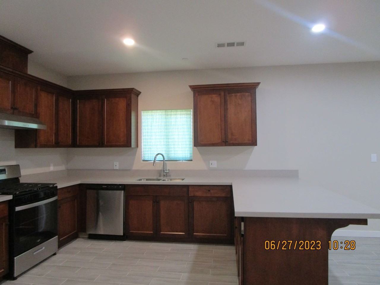 3622 Anderson St - Photo 4 of 15