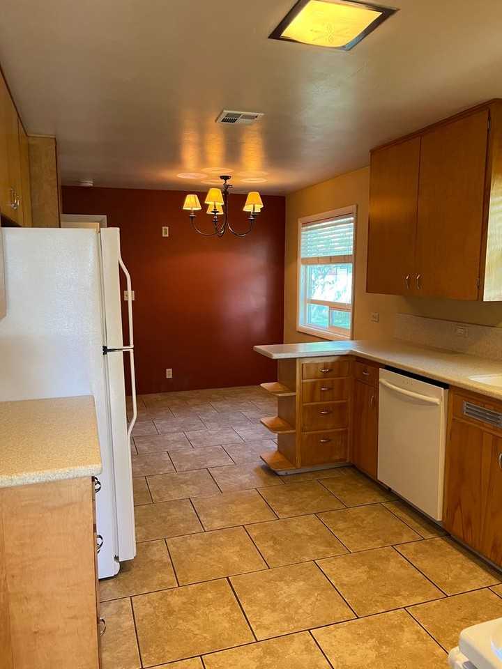 2344 Nile St - Photo 7 of 20