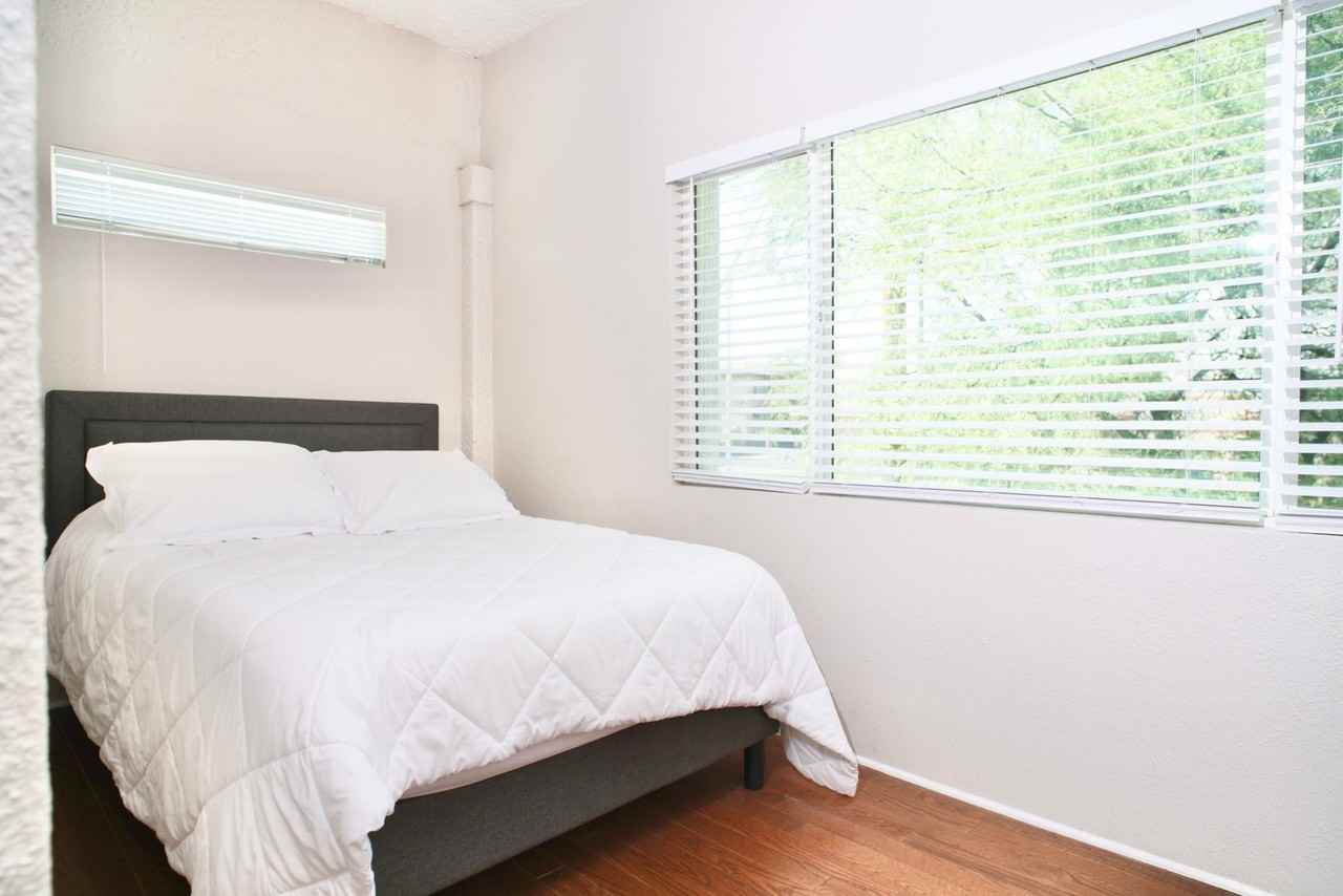 12 East University Boulevard #14 - Photo 5 of 25