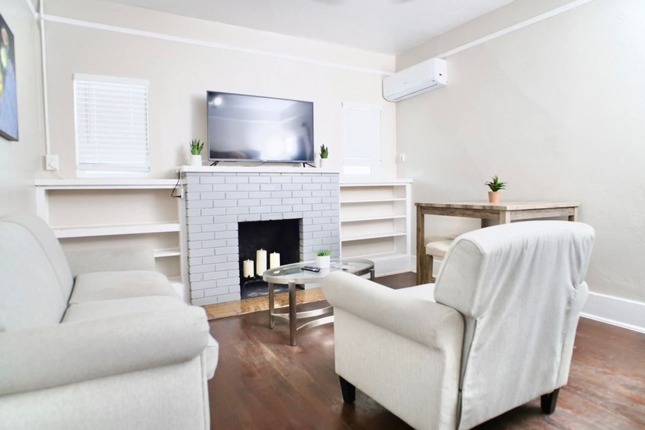 12 E University Blvd #16