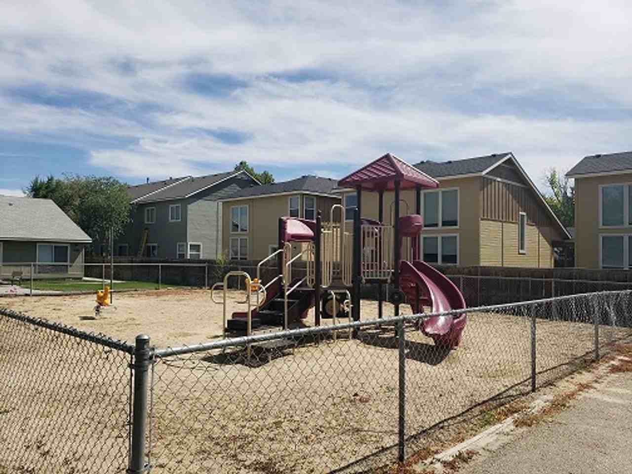 2038 5th St N - Photo 2 of 12