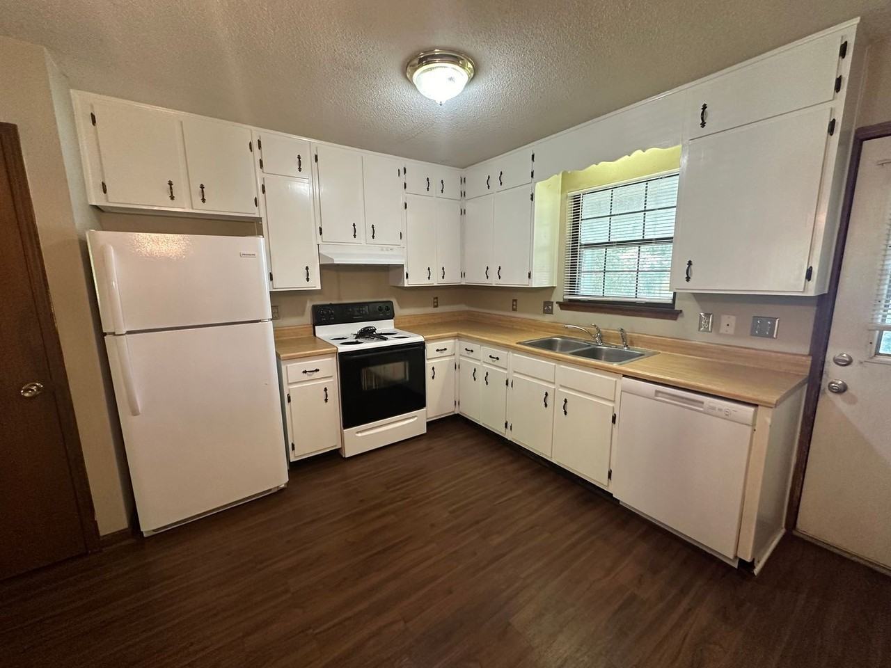 2072 Pats Pl - Photo 5 of 15