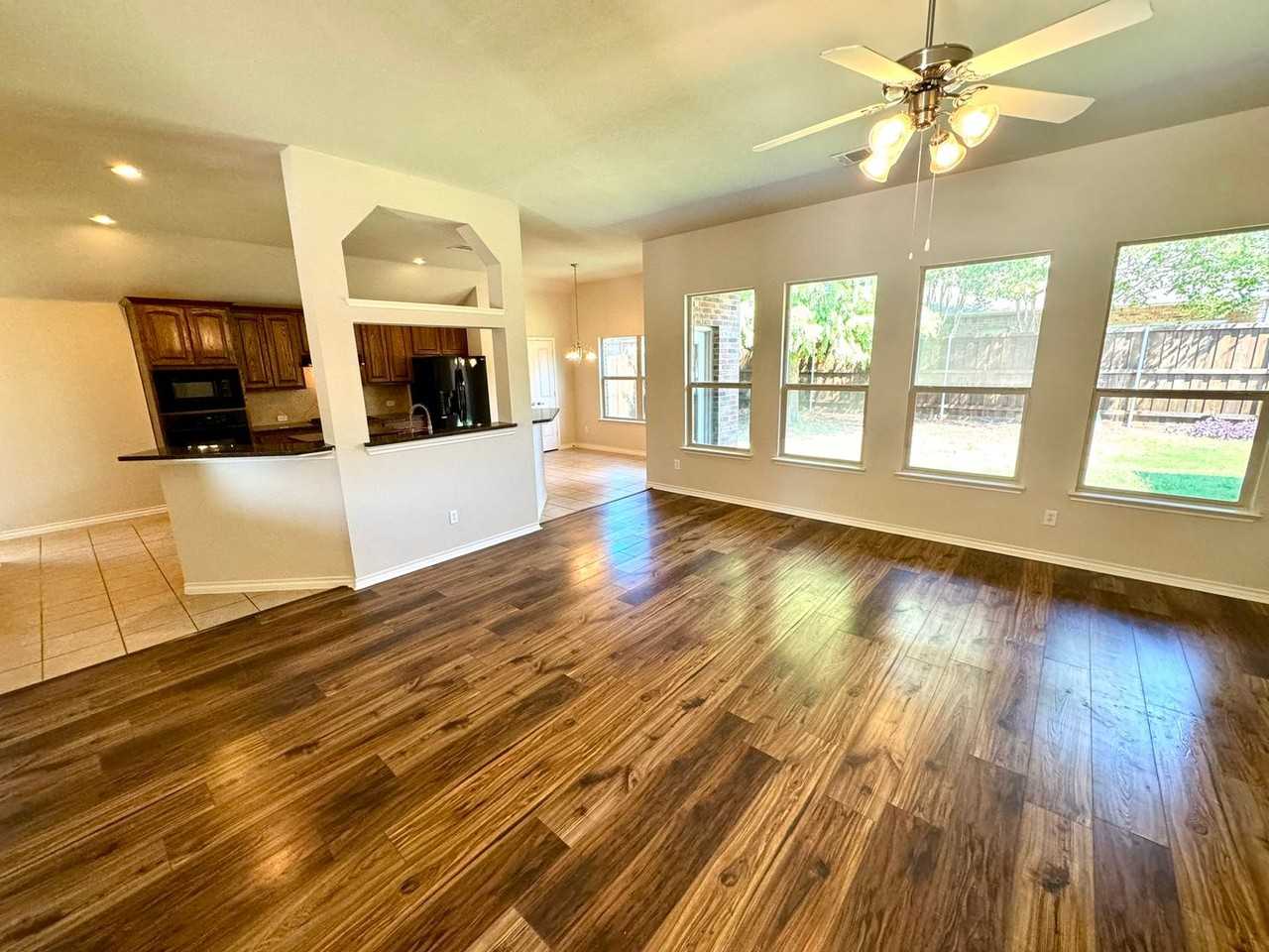 1703 Stonewick Dr - Photo 3 of 18
