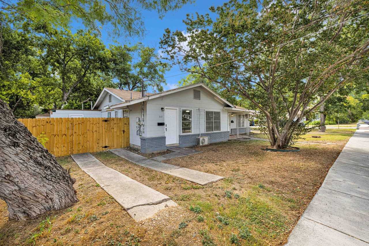 519 Venice - Photo 2 of 14