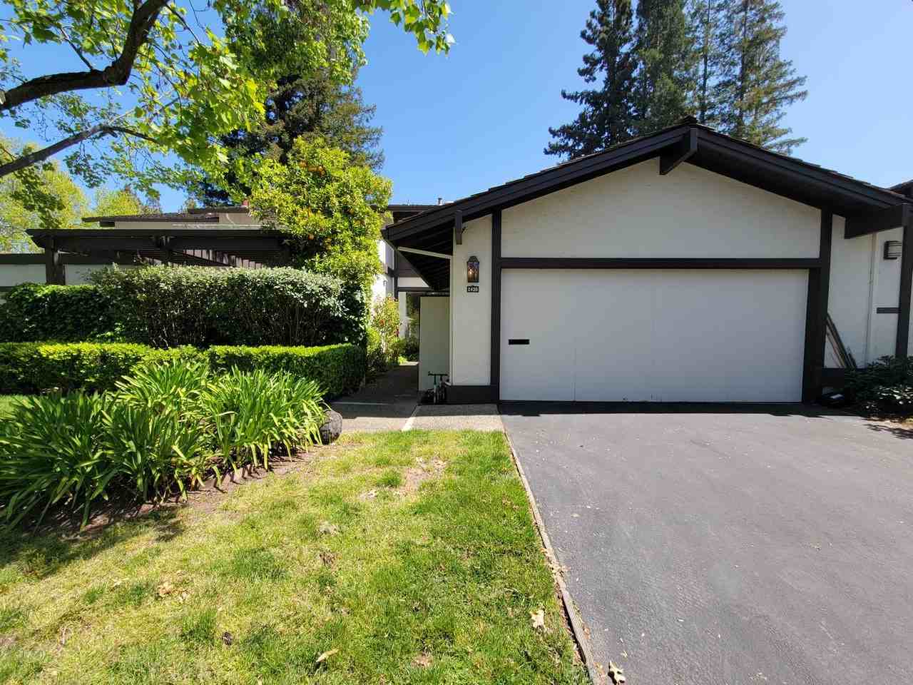 2430 Sharon Oaks Dr - Photo 2 of 28