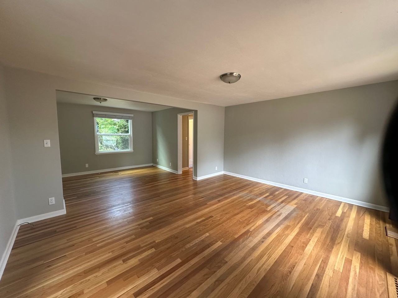 17205 3rd Ave Ne - Photo 4 of 35