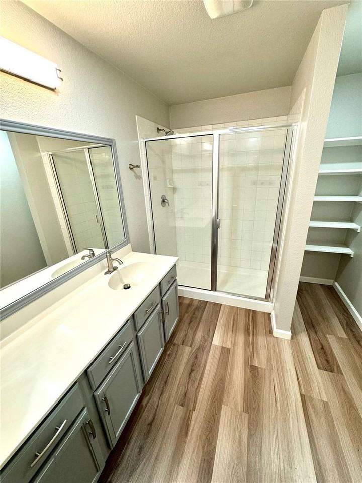 1812 Arbordale Way - Photo 7 of 12