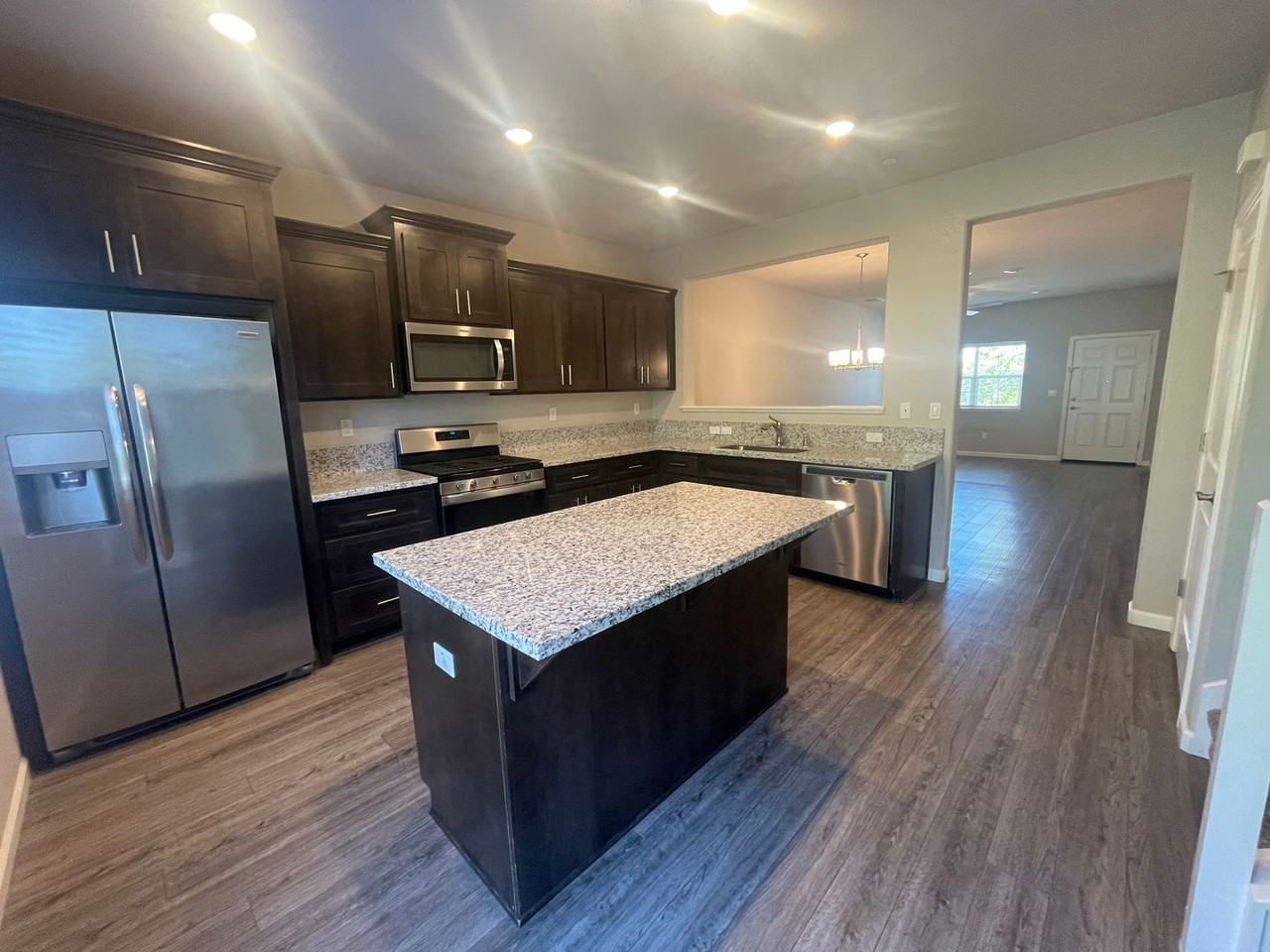 5602 Knots Ln - Photo 6 of 22