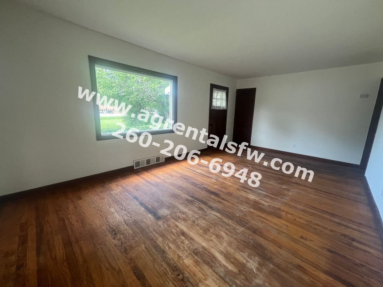 4625 W Jefferson Blvd - Photo 2 of 11