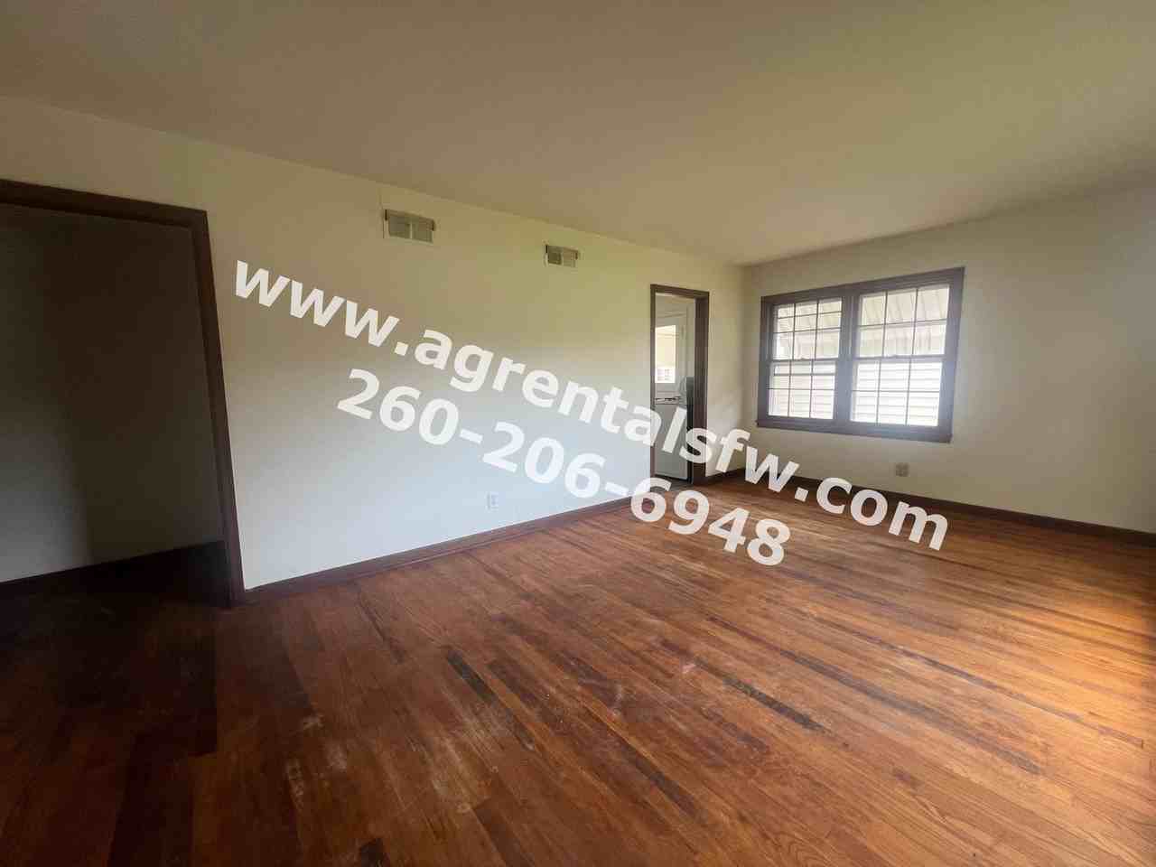 4625 W Jefferson Blvd - Photo 3 of 11