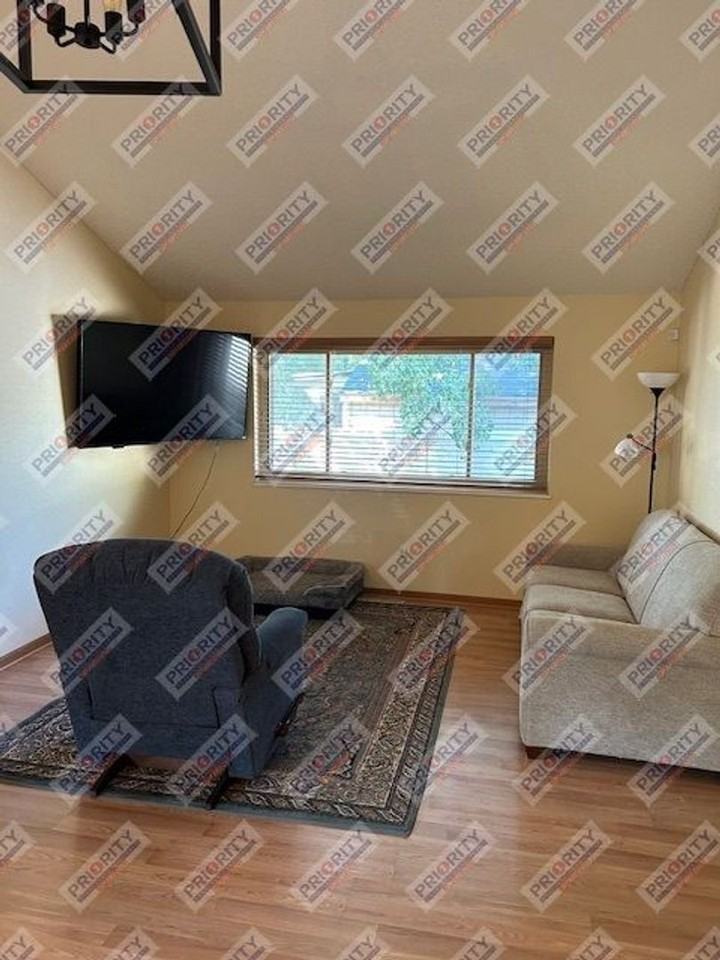 3301 Fitch Dr - Photo 3 of 21