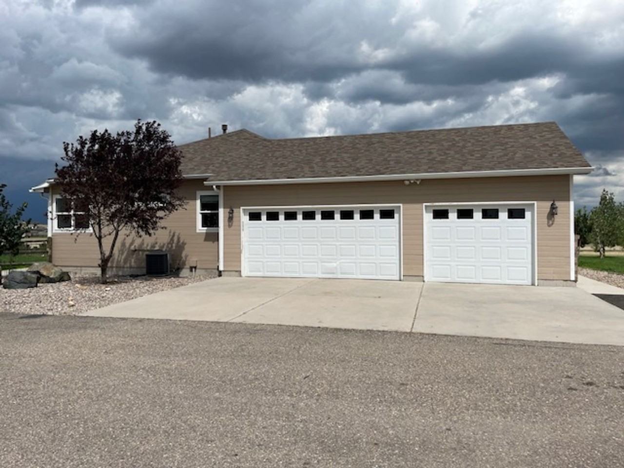 6960 Whistler Dr - Photo 2 of 39