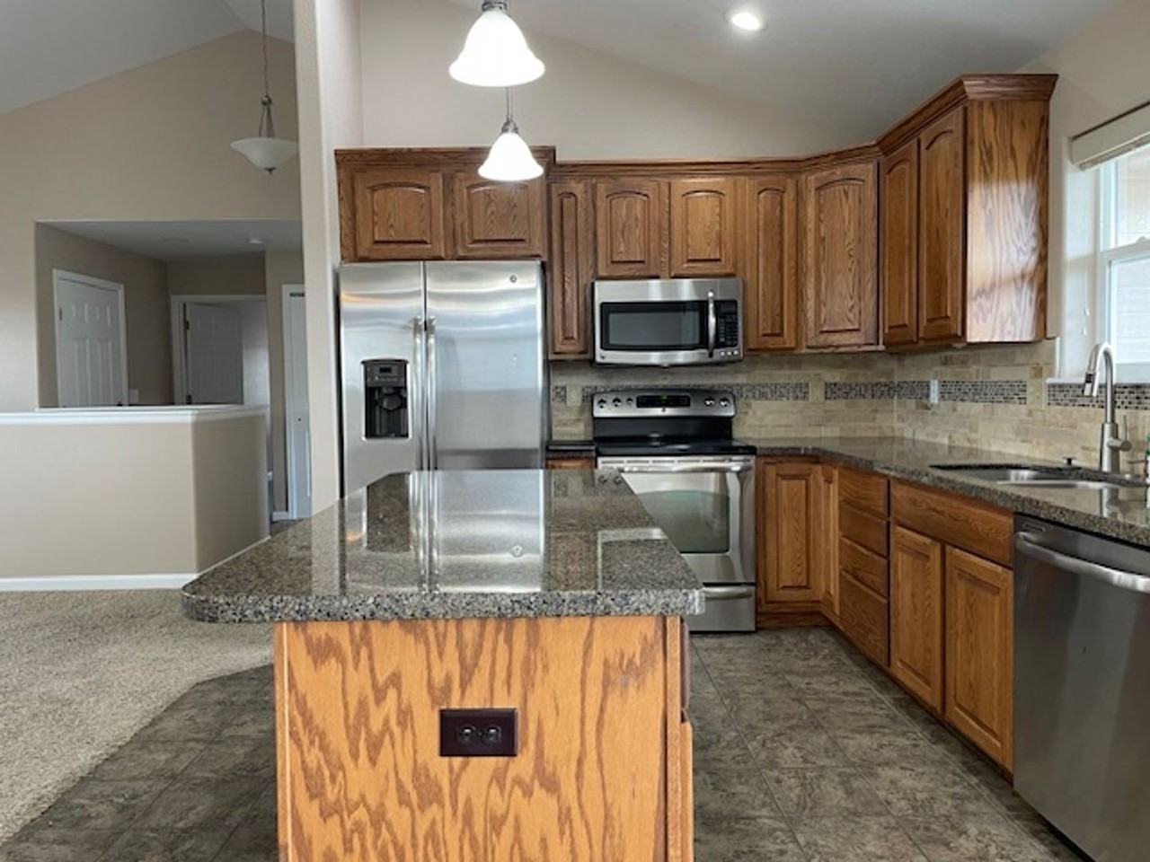 6960 Whistler Dr - Photo 5 of 39