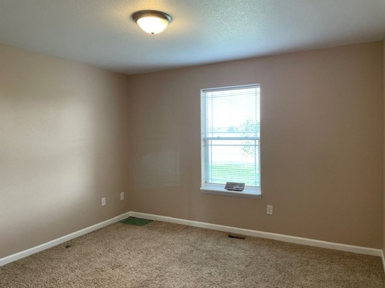 6960 Whistler Dr - Photo 7 of 39