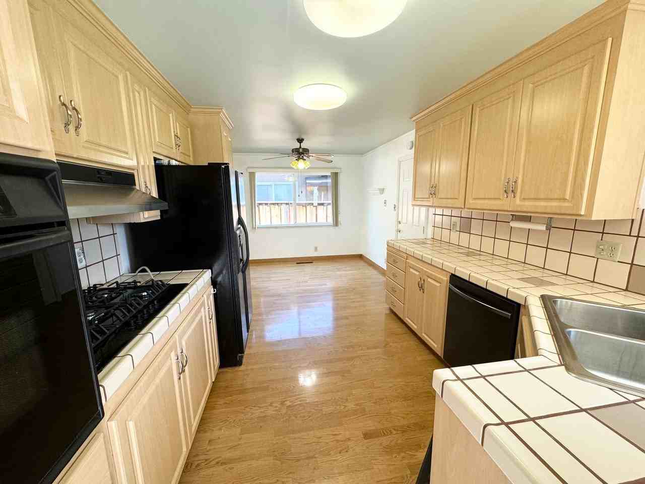 232 Coleen St - Photo 3 of 21