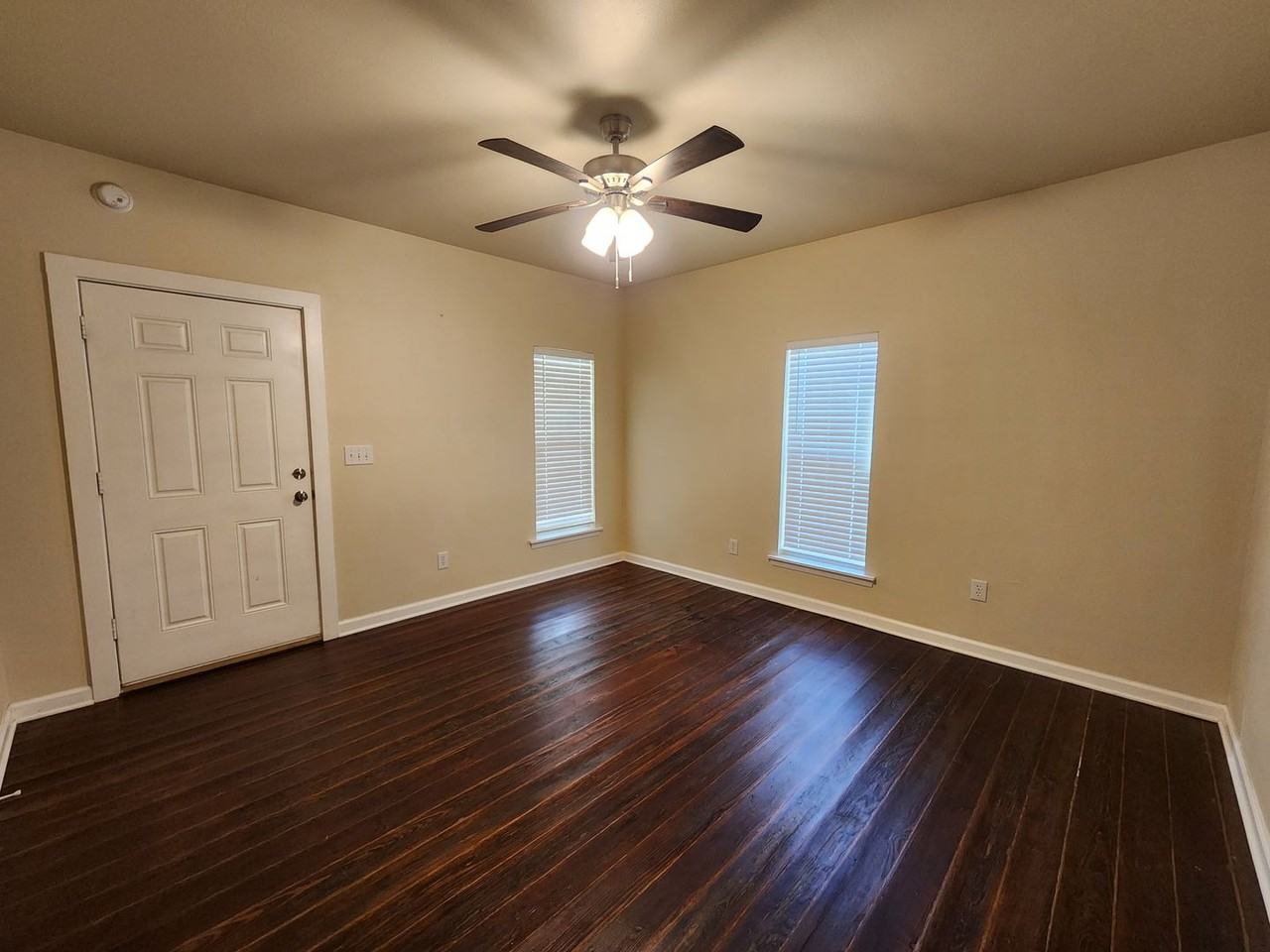 507 N Ridge St - Photo 3 of 33