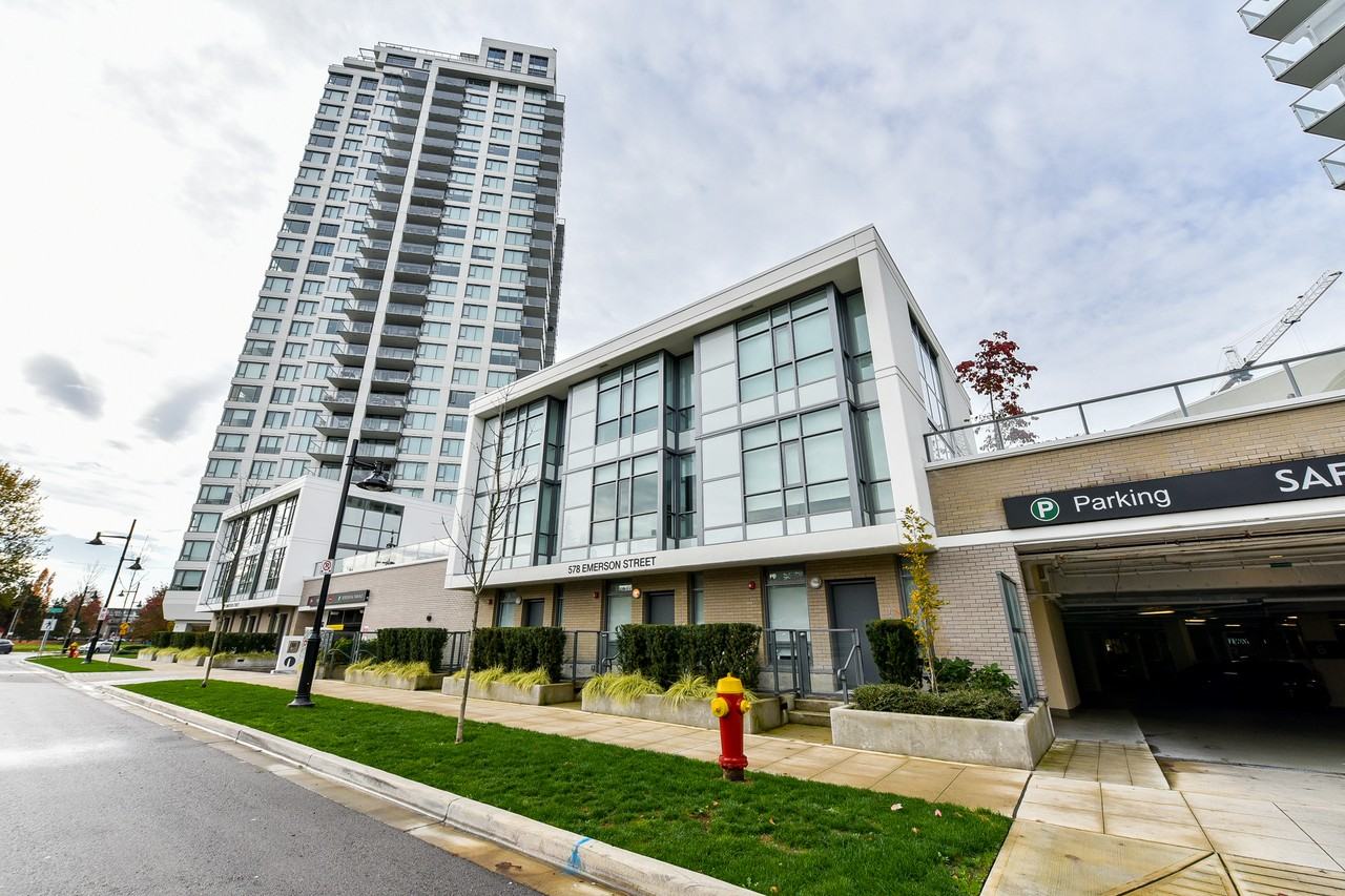 578 Emerson Street - Photo 3 of 12