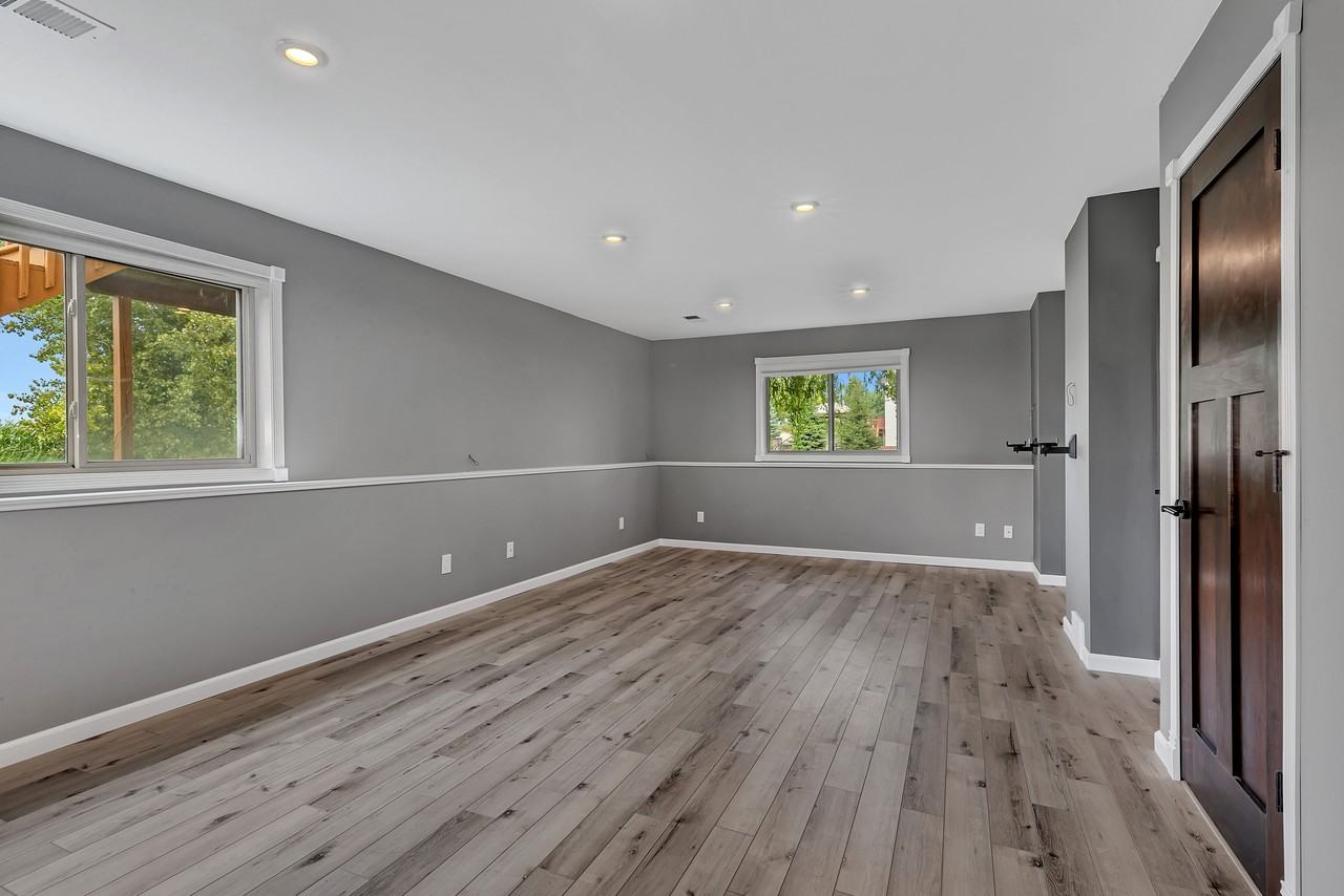 443 23rd Ave N #NA - Photo 2 of 19