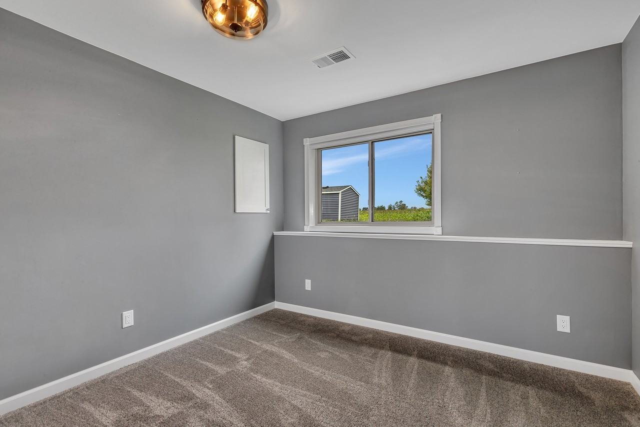 443 23rd Ave N #NA - Photo 3 of 19